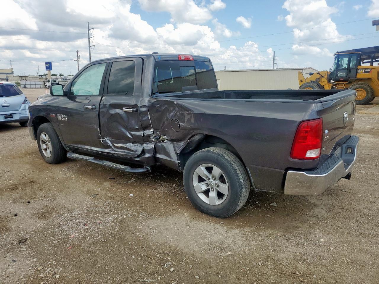 2016 RAM 1500 SLT — снимка 2