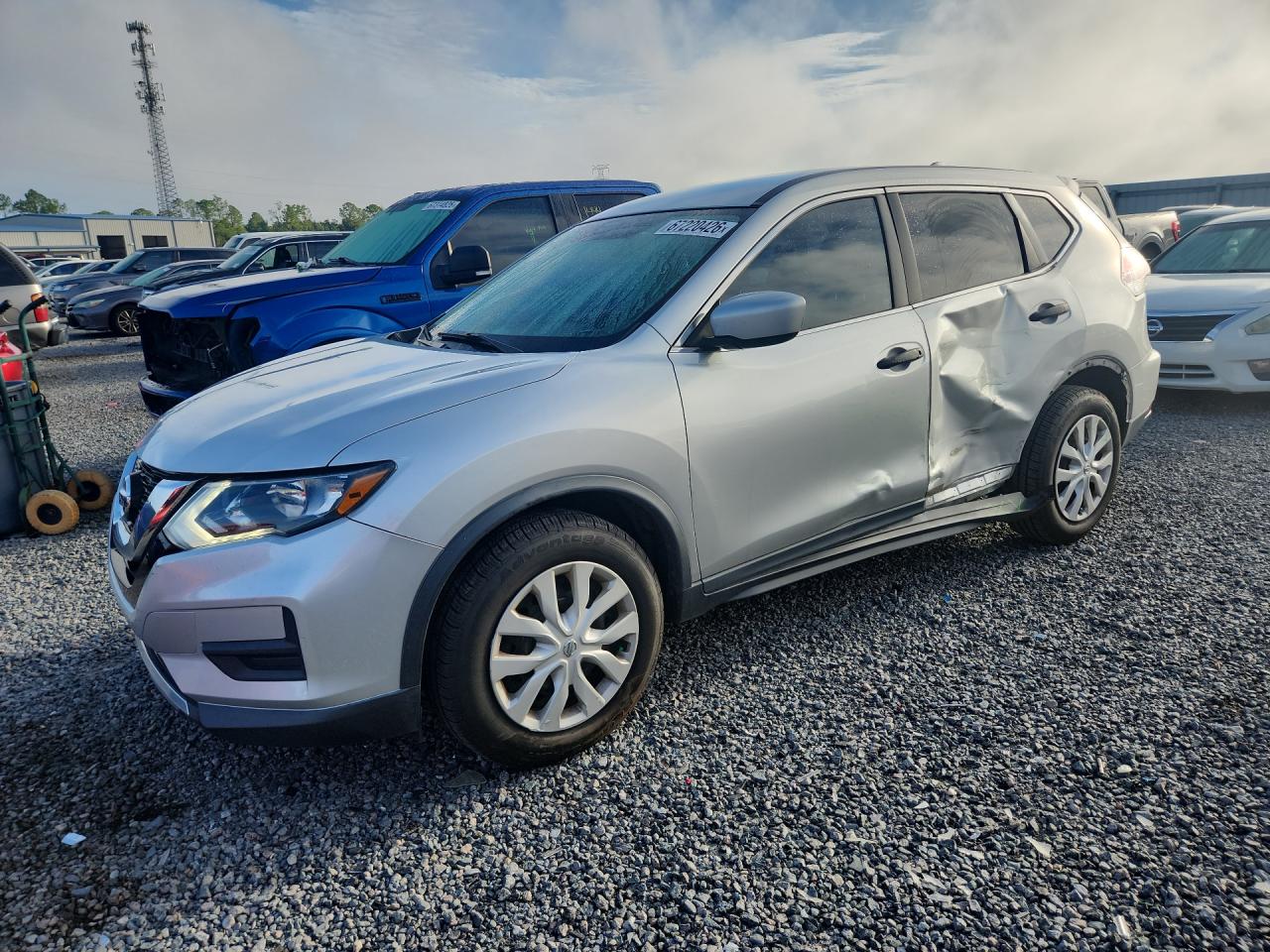 2017 NISSAN ROGUE S