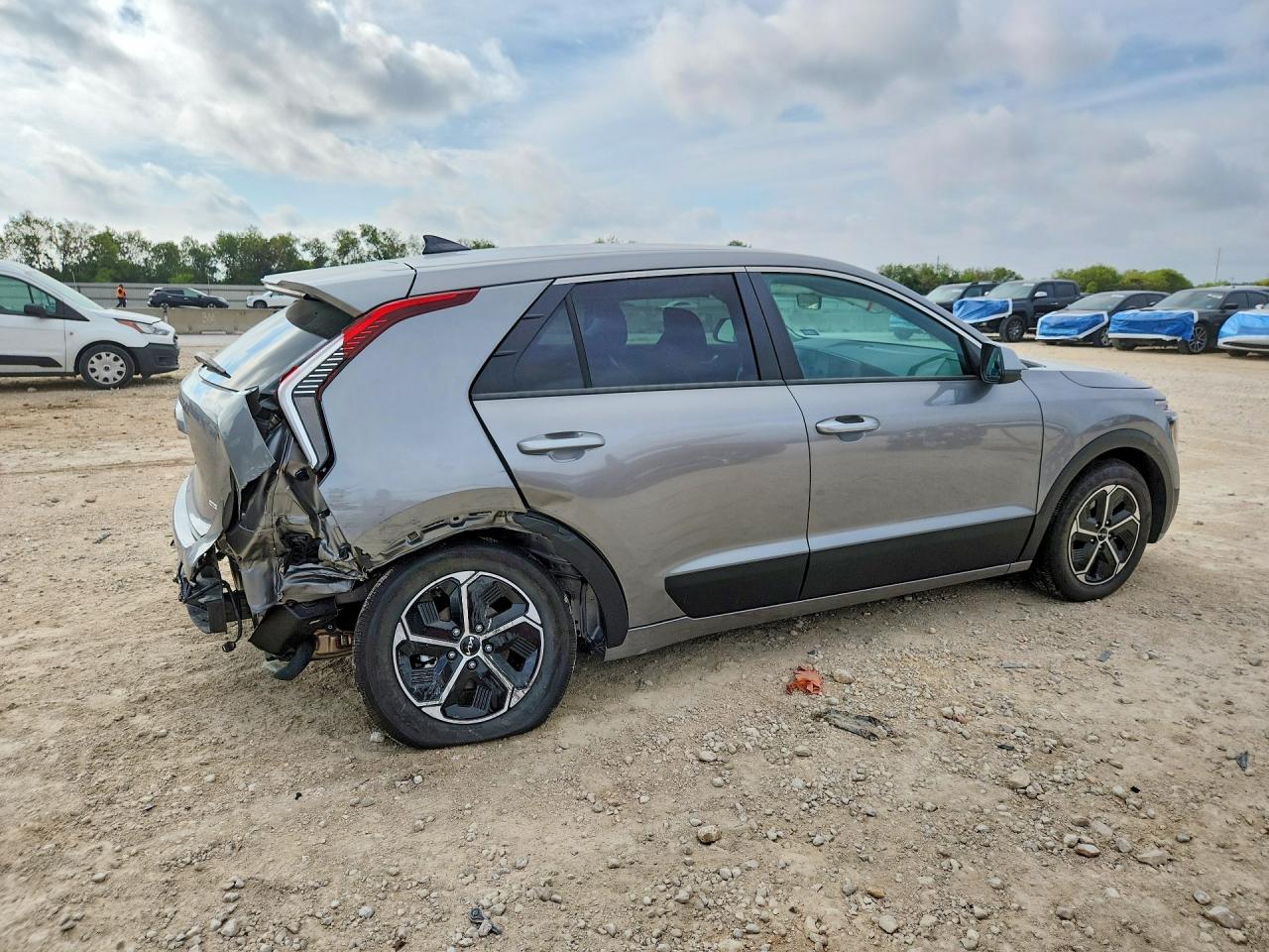 2026 KIA NIRO LX — photo 3