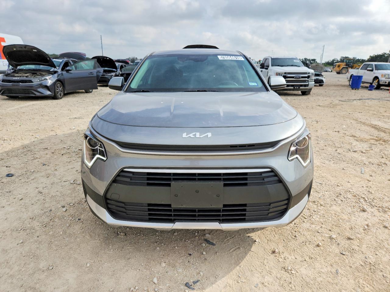 2026 KIA NIRO LX — photo 5