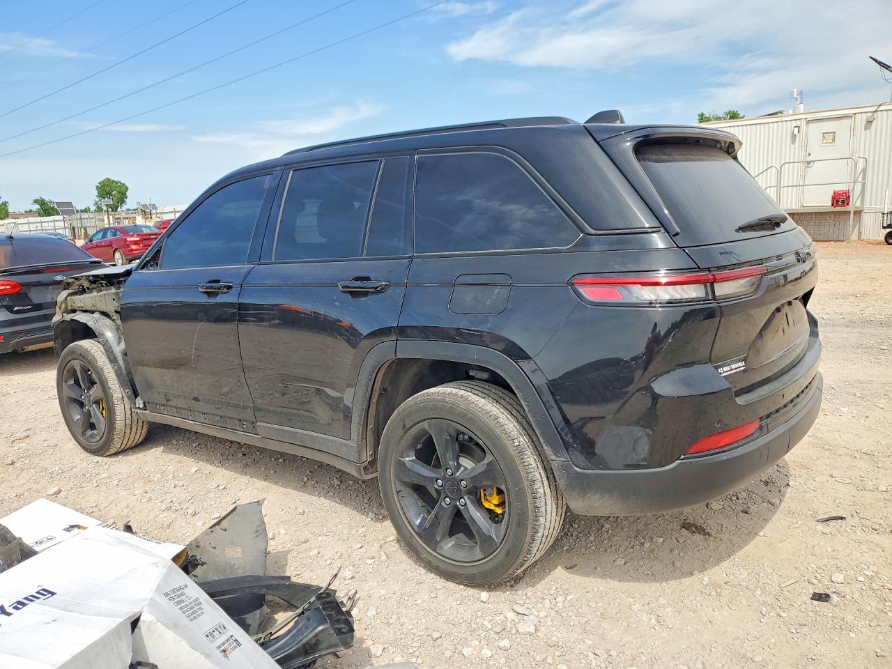 2023 JEEP GRAND CHEROKEE LAREDO — снимка 2
