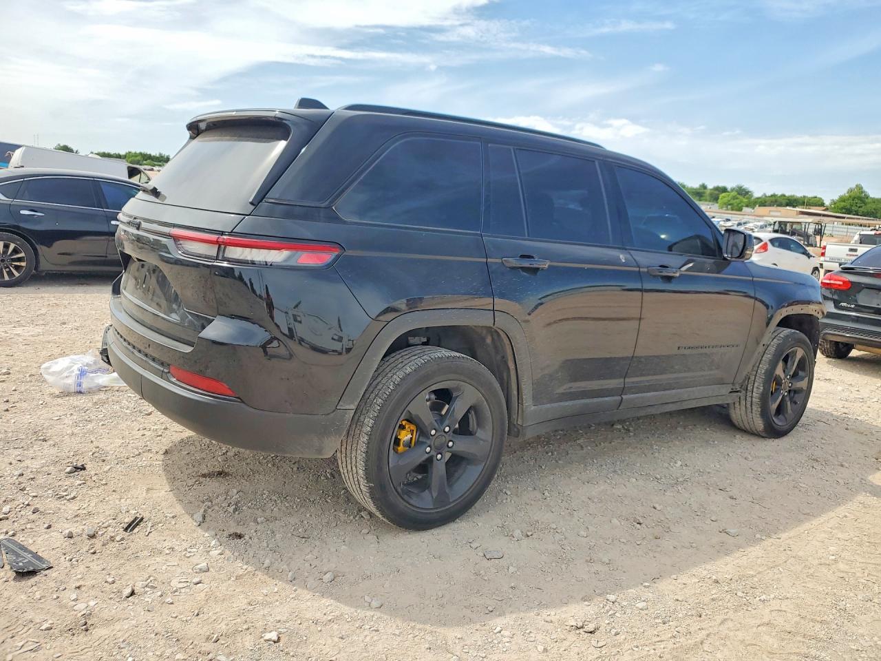 2023 JEEP GRAND CHEROKEE LAREDO — снимка 3