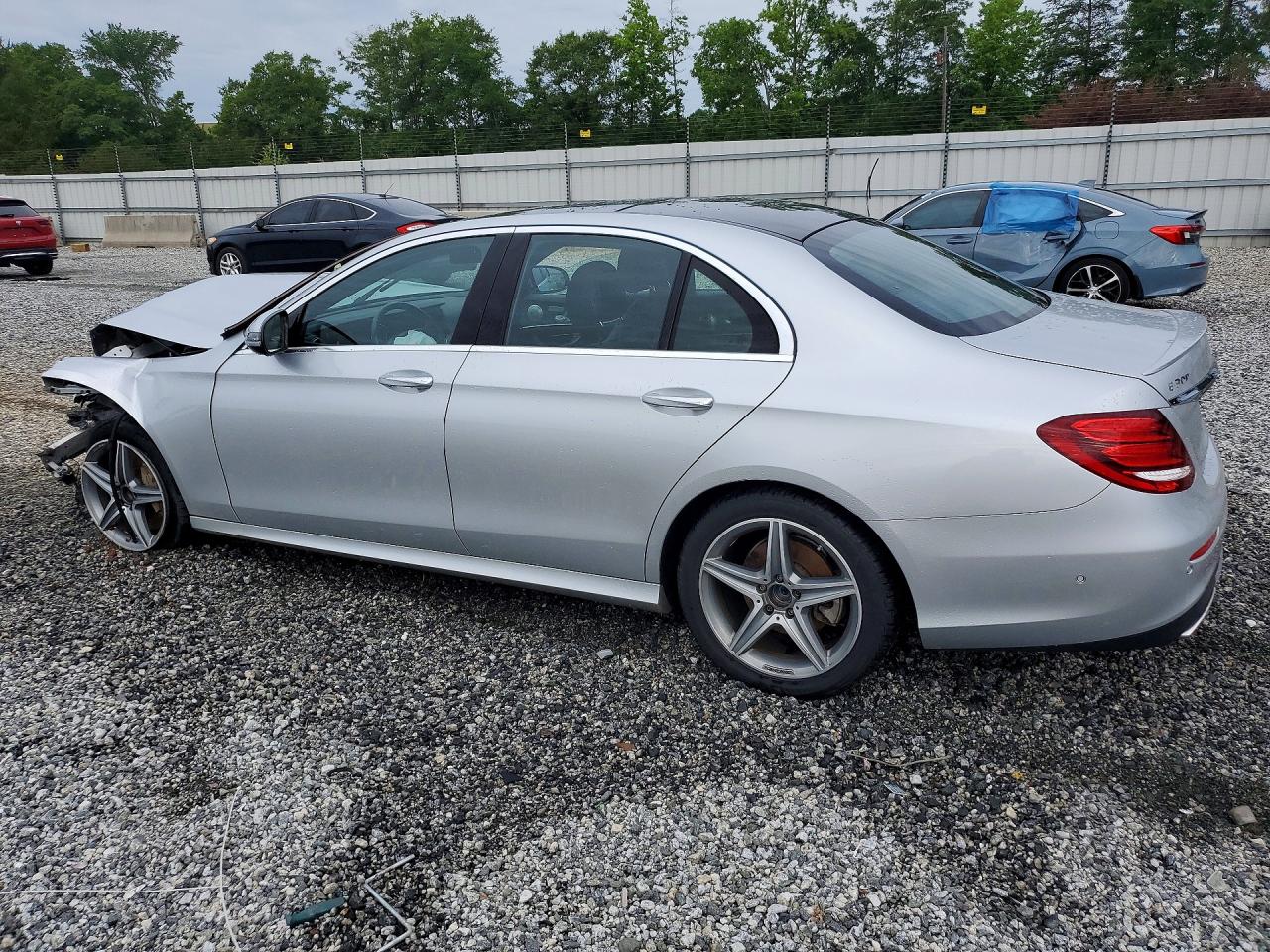2017 MERCEDES-BENZ E 300 4MATIC — снимка 2