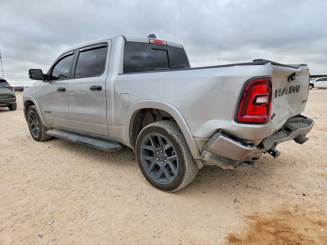2026 RAM 1500 LARAMIE — снимка 2