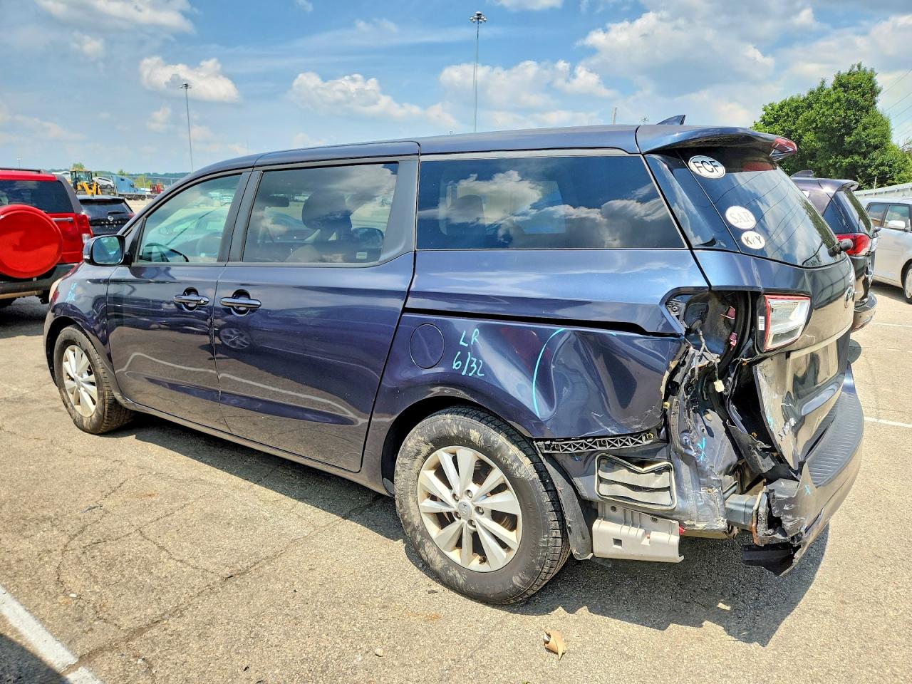 2017 KIA SEDONA LX — снимка 2