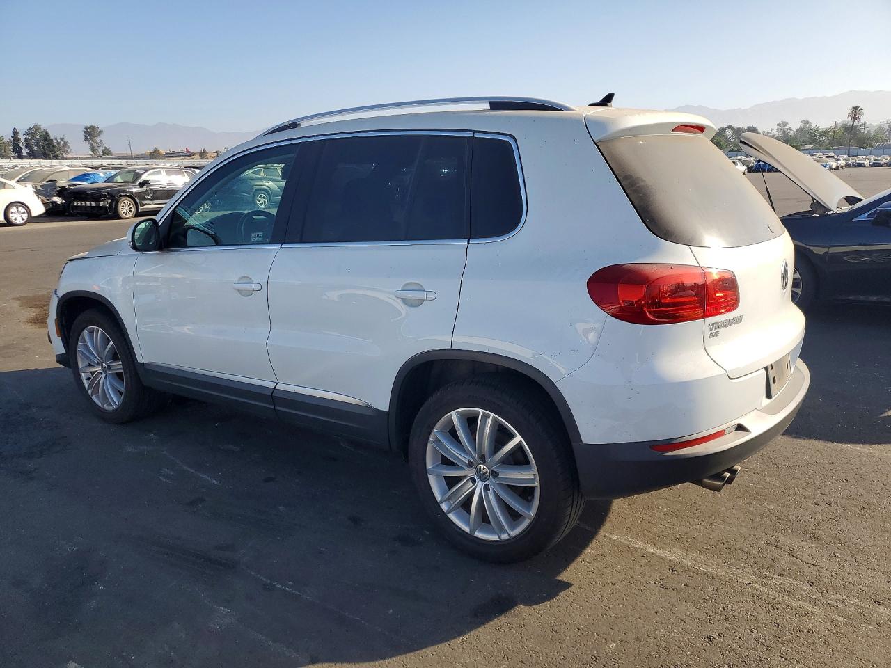 2016 VOLKSWAGEN TIGUAN S — снимка 2