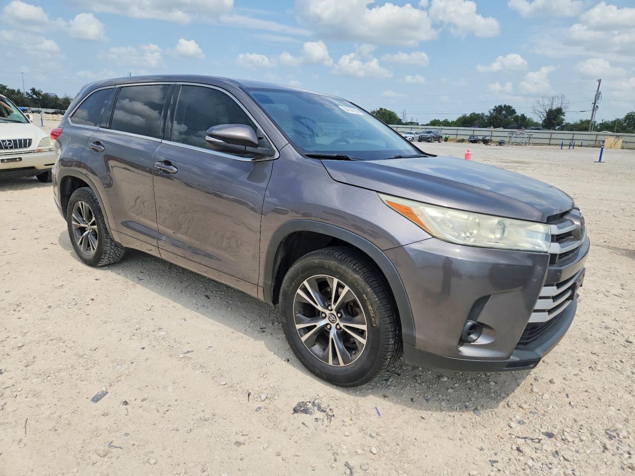 2018 TOYOTA HIGHLANDER LE — снимка 4