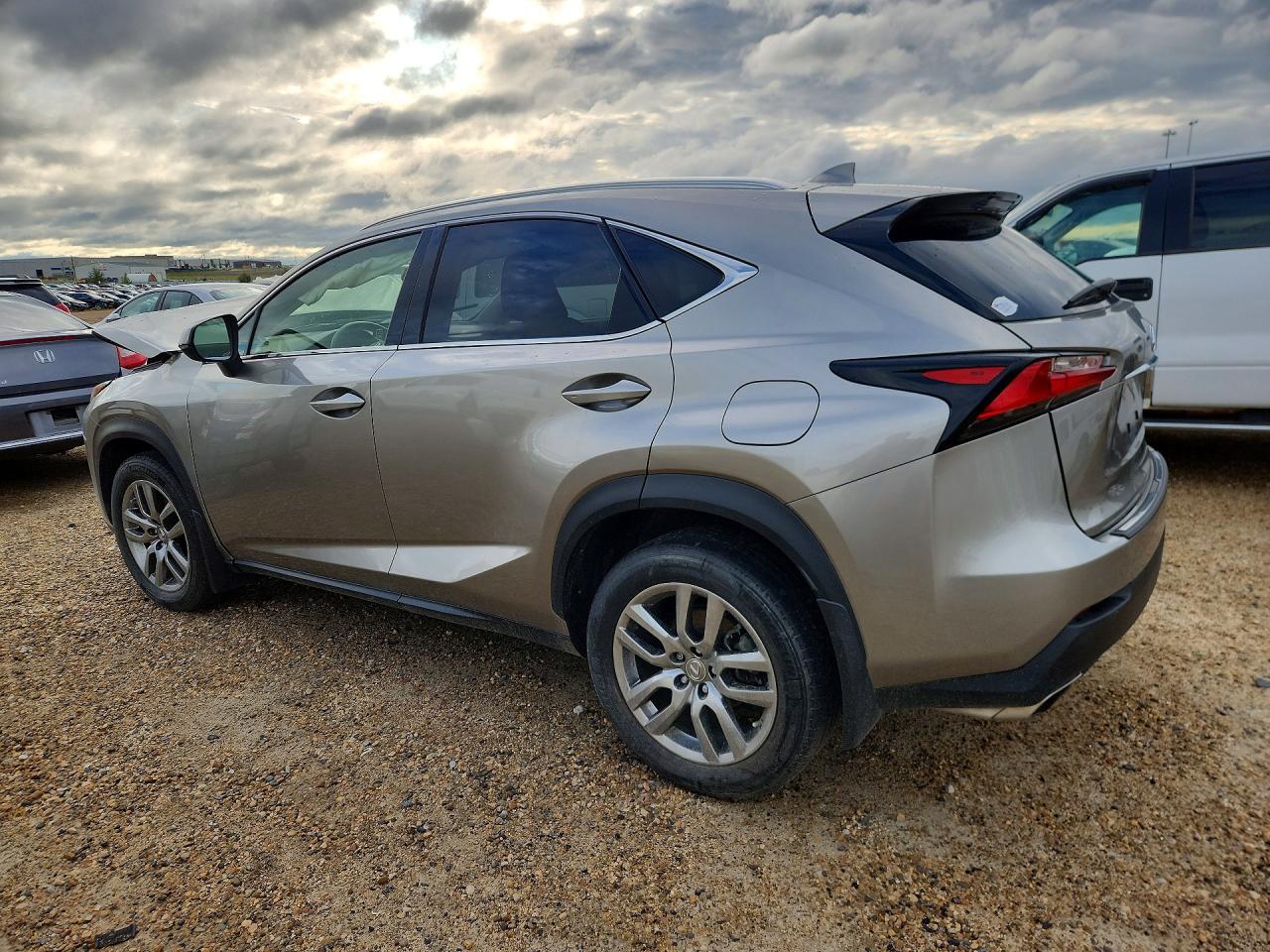 2015 LEXUS NX 200T — снимка 2