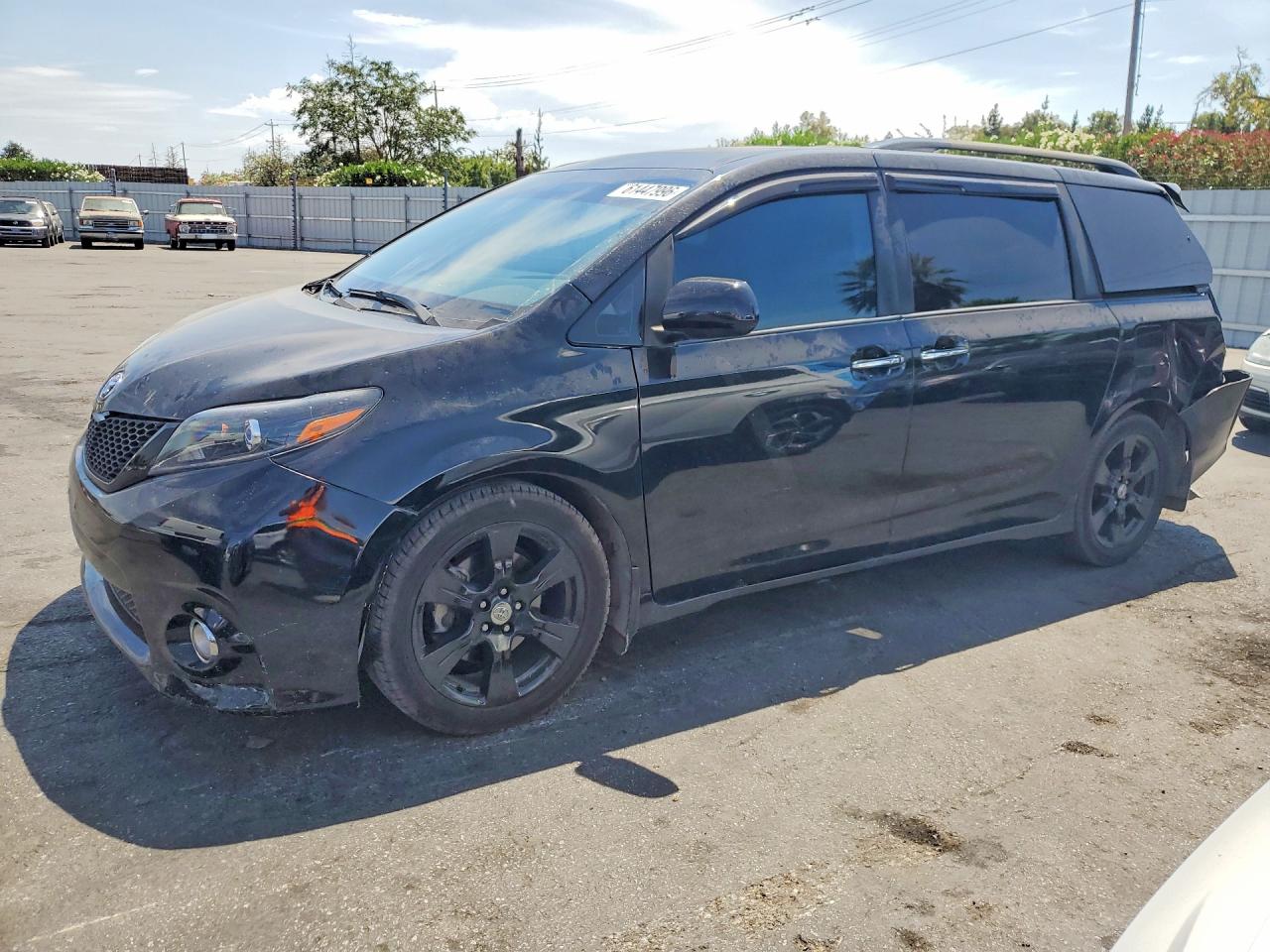 2017 TOYOTA SIENNA SE