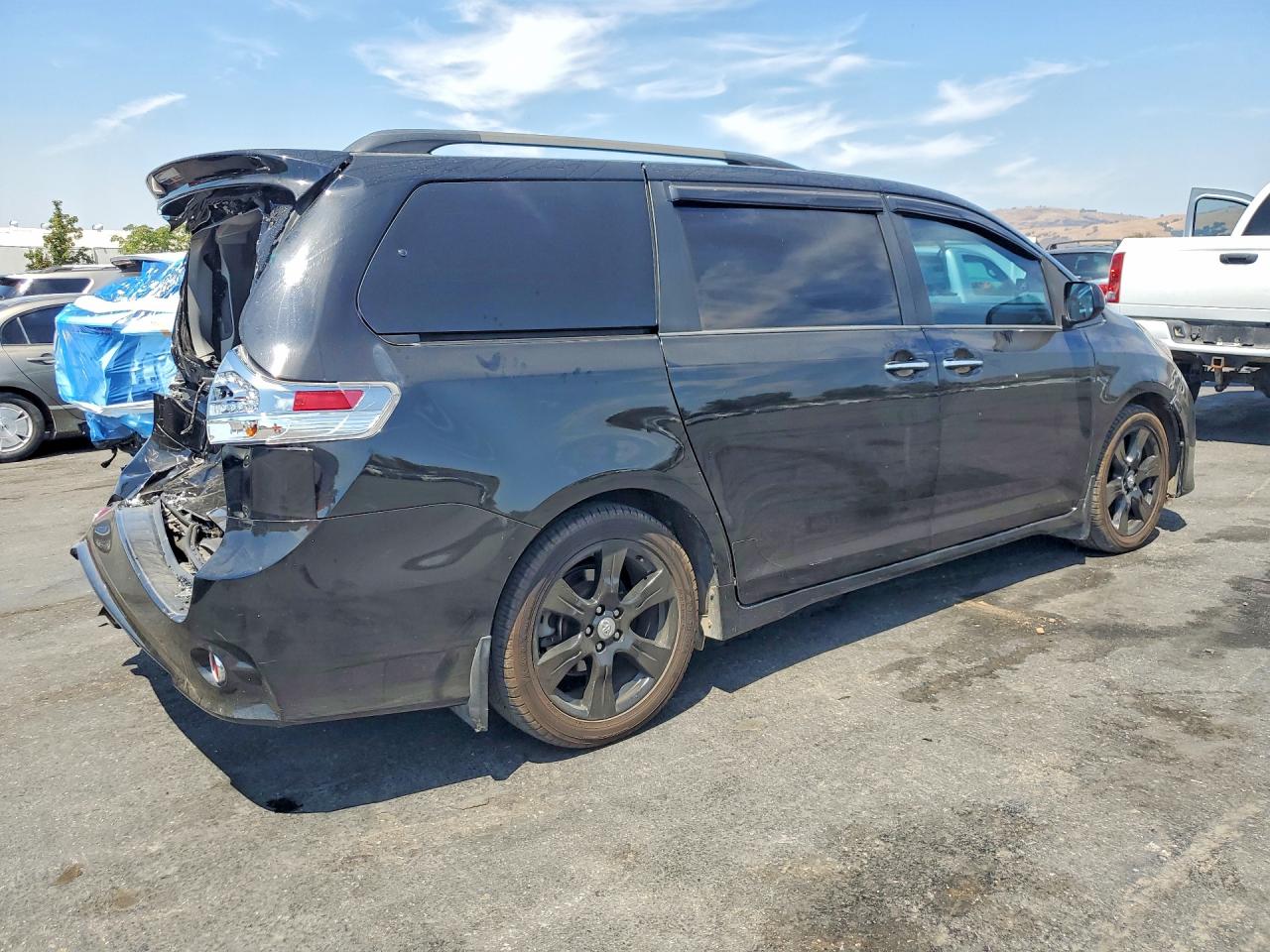 2017 TOYOTA SIENNA SE — снимка 3