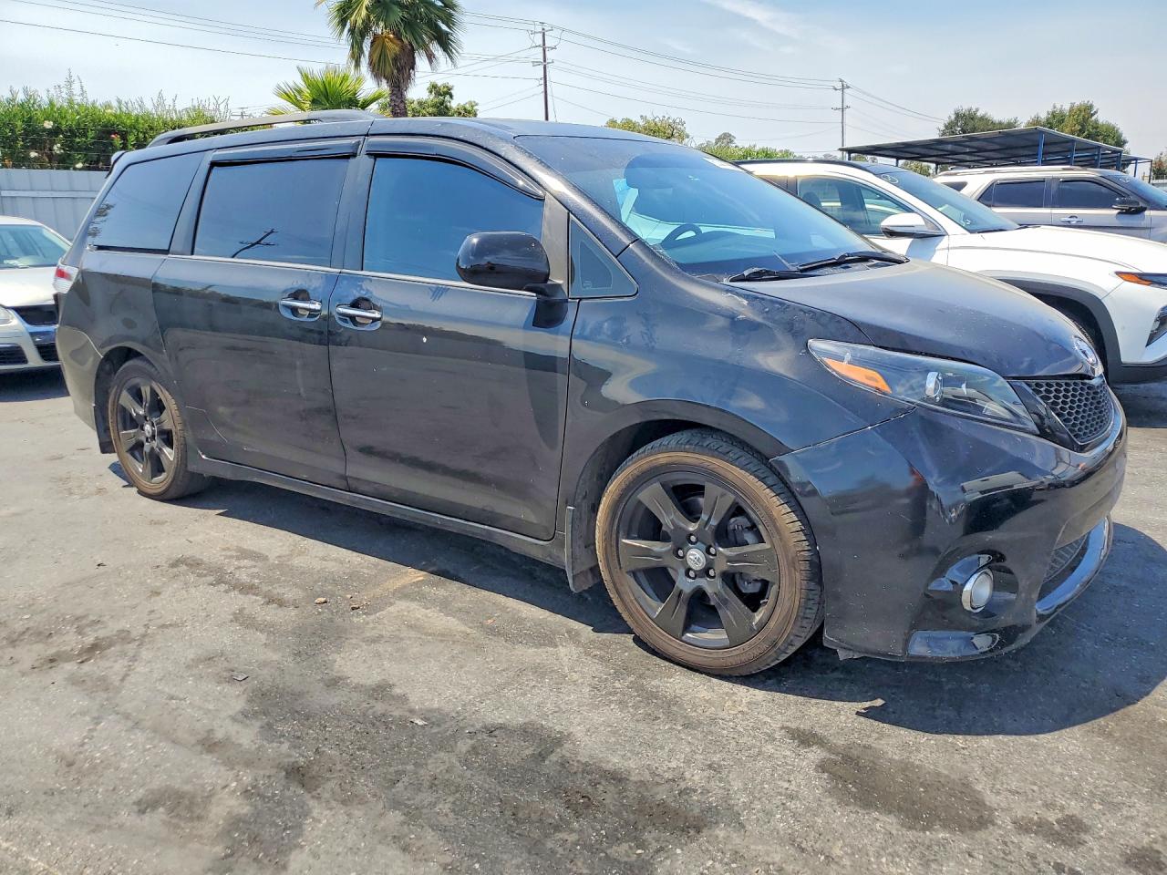 2017 TOYOTA SIENNA SE — снимка 4