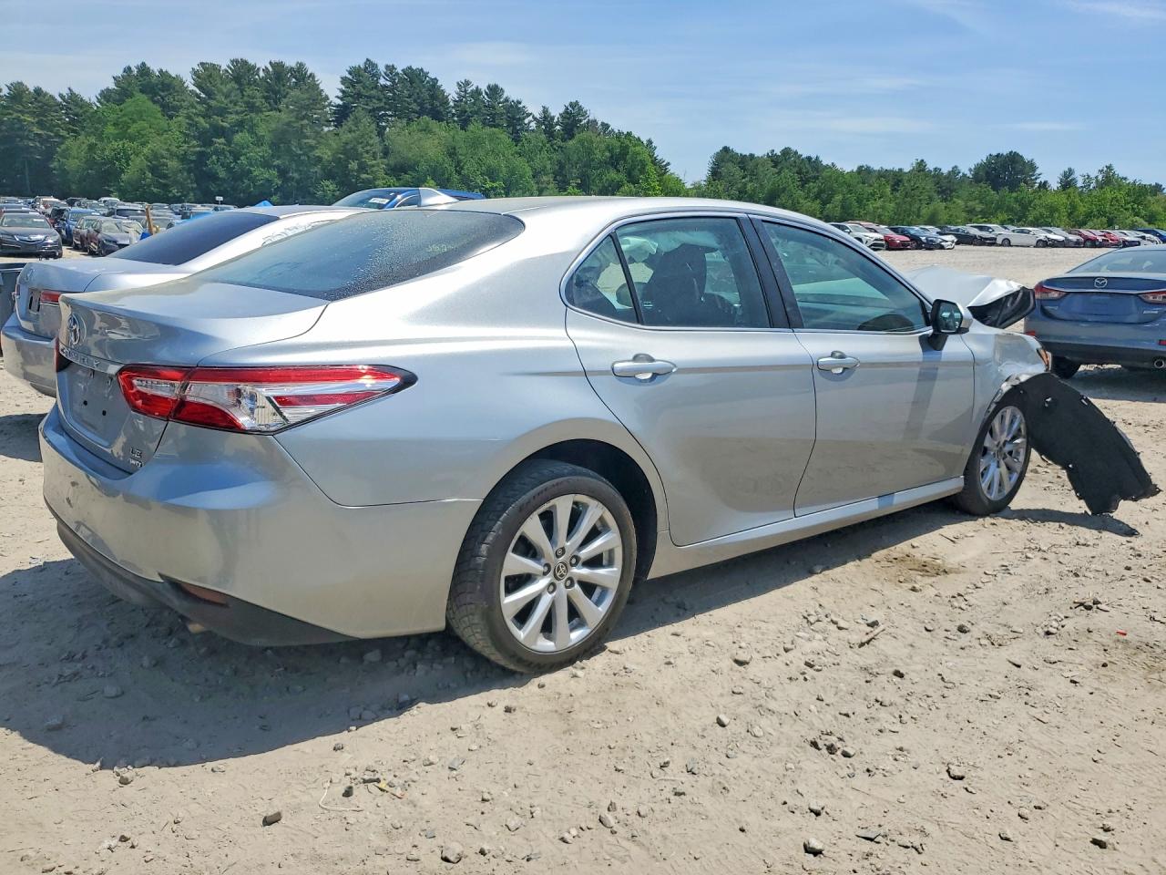 2020 TOYOTA CAMRY LE — снимка 3