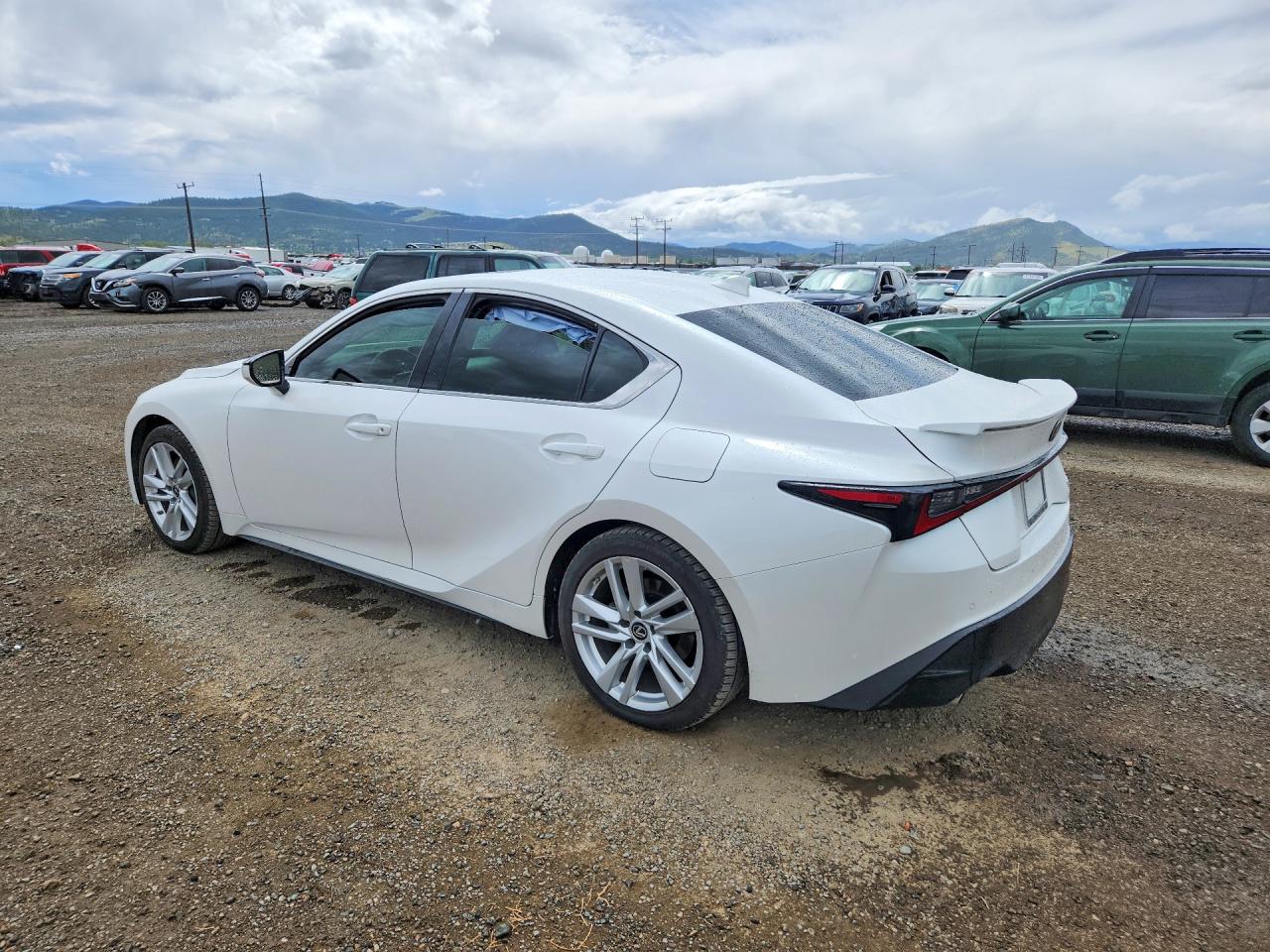 2021 LEXUS IS 300 — снимка 2