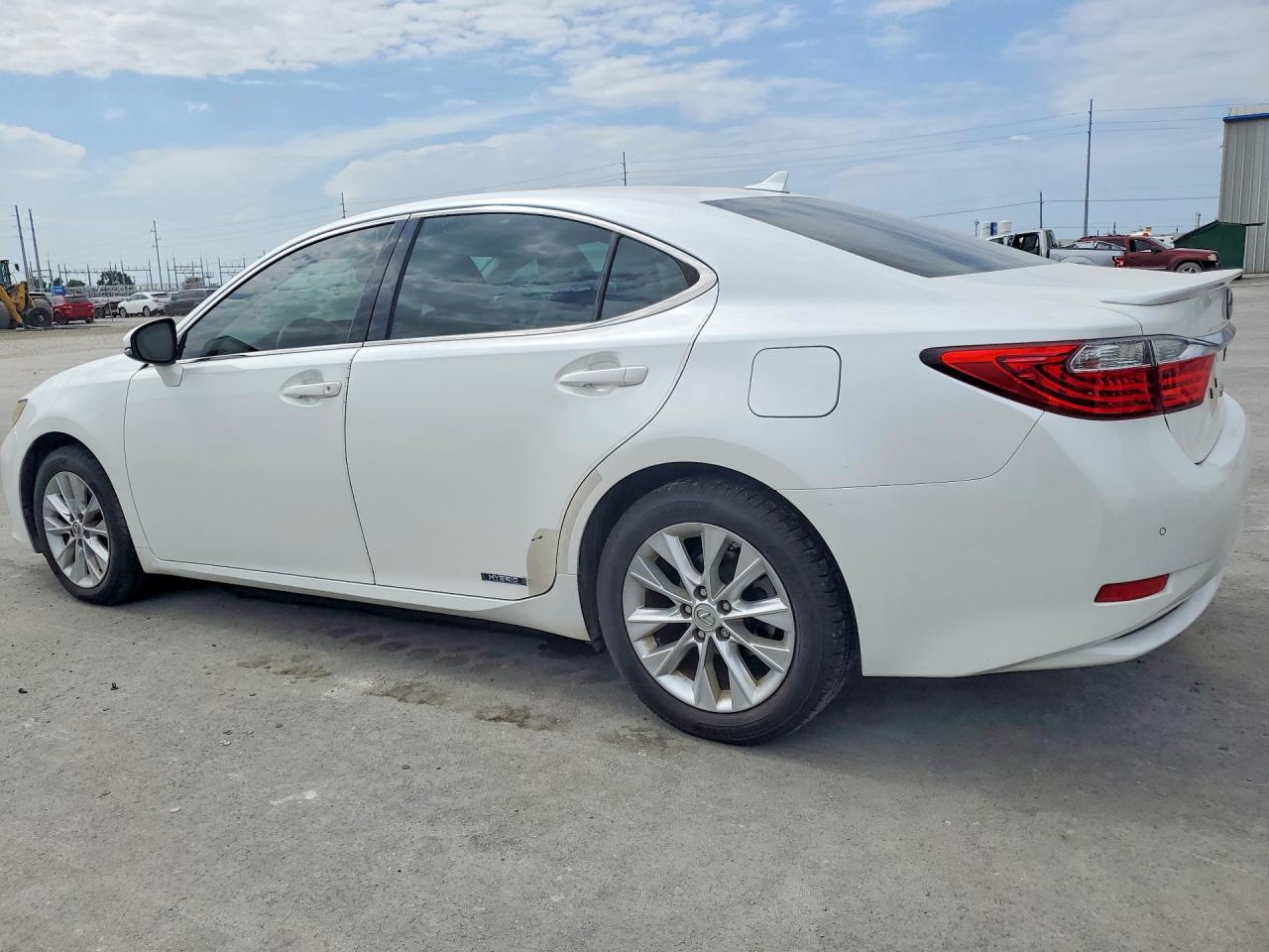 2013 LEXUS ES 300H — снимка 2