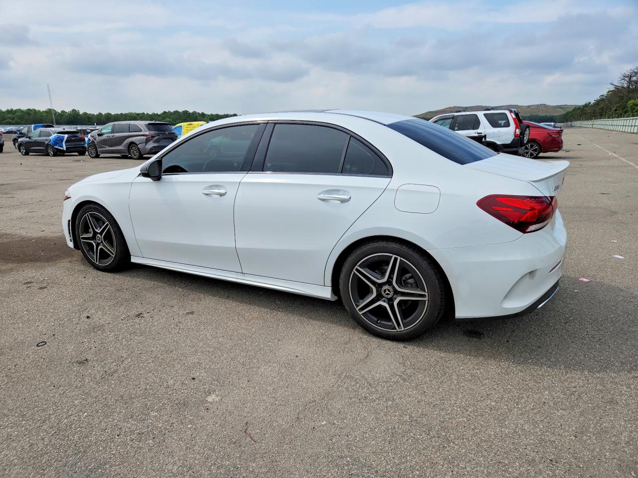 2021 MERCEDES-BENZ A-CLASS A220-4M — снимка 2