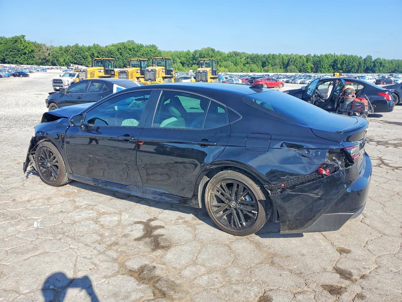 2026 TOYOTA CAMRY SE — снимка 2