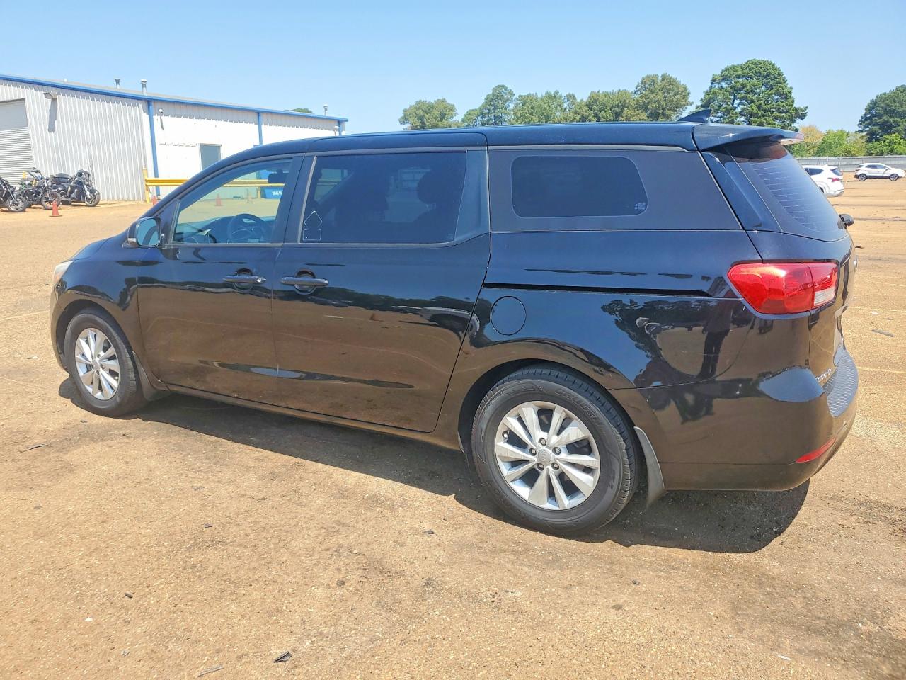2017 KIA SEDONA L — снимка 2