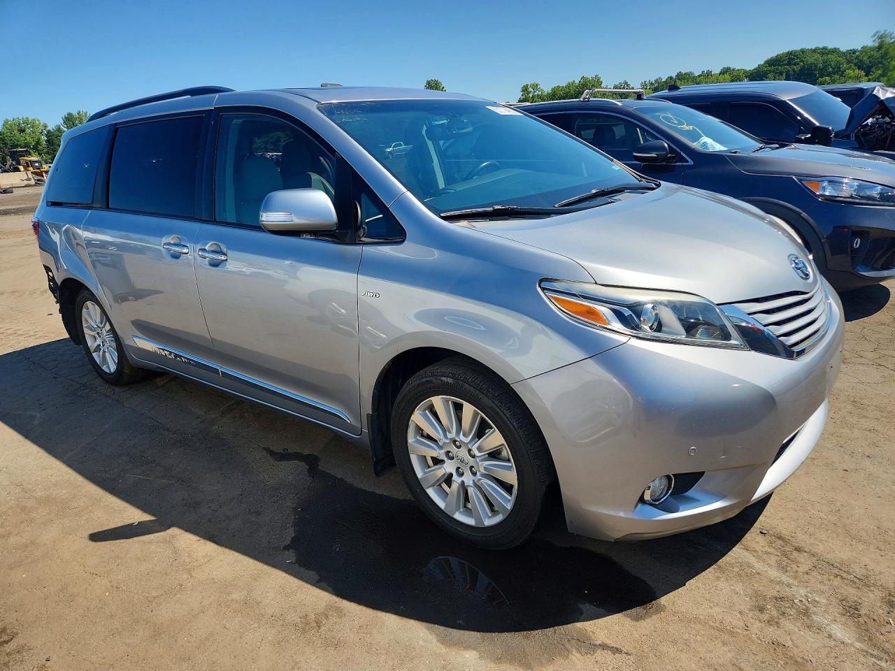 2017 TOYOTA SIENNA LIMITED PREMIUM 7-PASSENGER — снимка 4