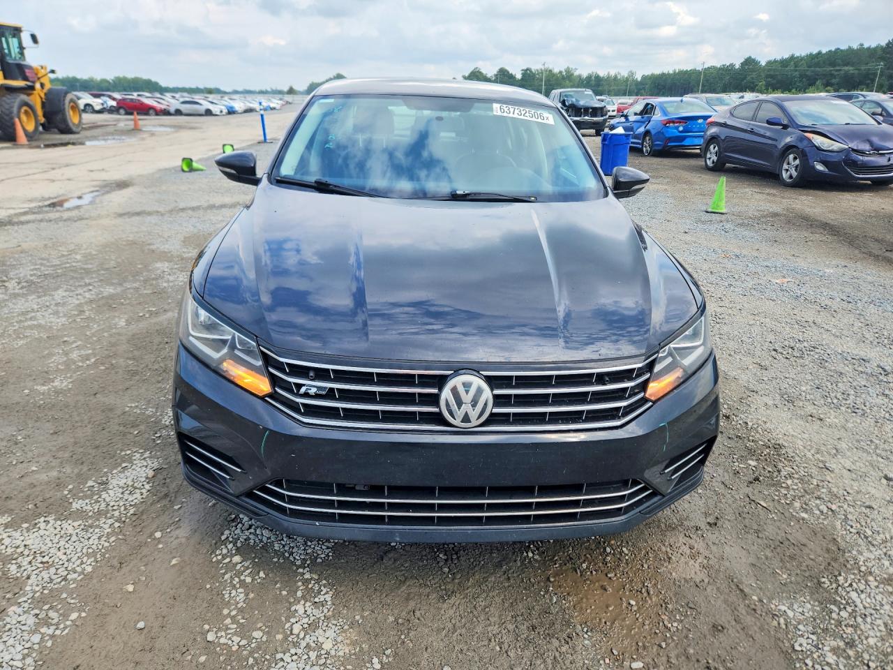2017 VOLKSWAGEN PASSAT R-LINE — снимка 5
