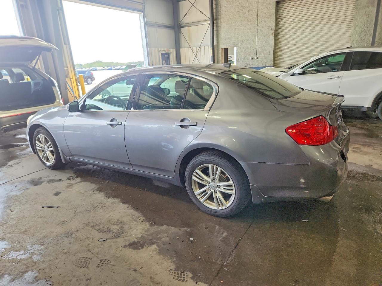 2013 INFINITI G37 SEDAN X — снимка 2
