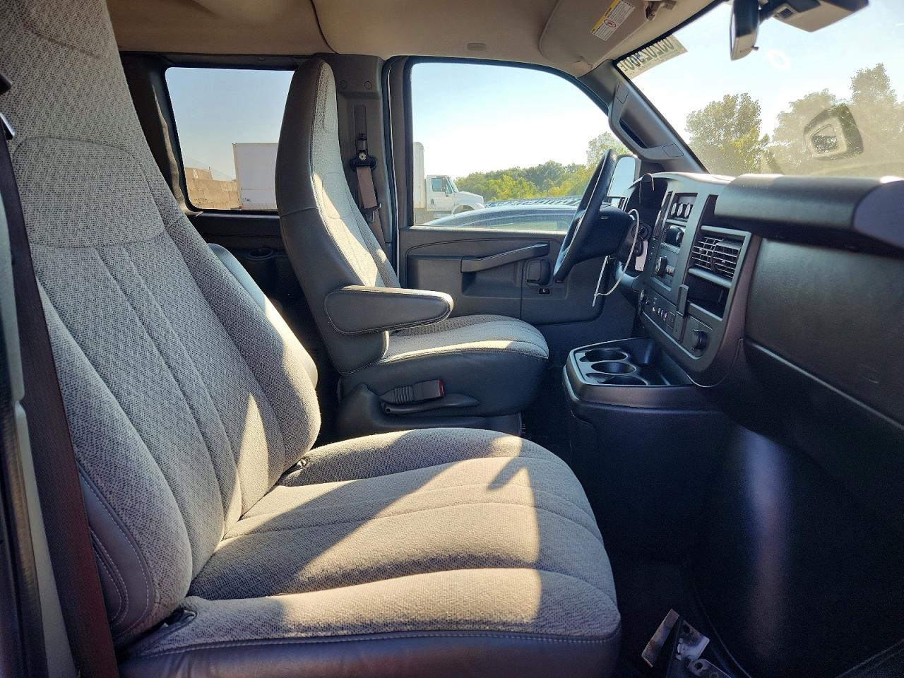 2019 CHEVROLET EXPRESS — снимка 5