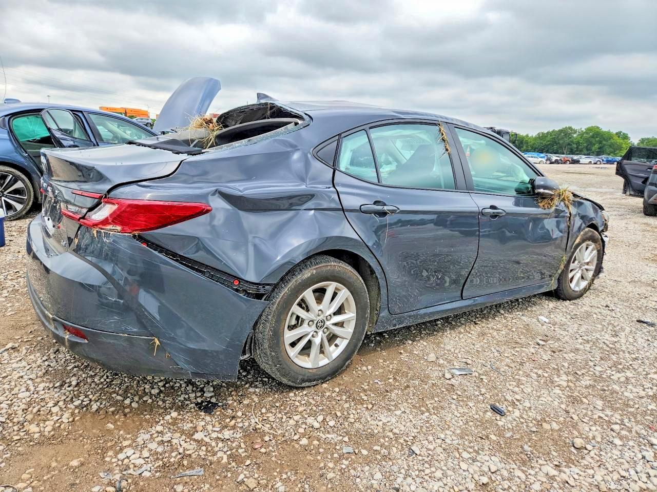 2025 TOYOTA CAMRY LE — снимка 3