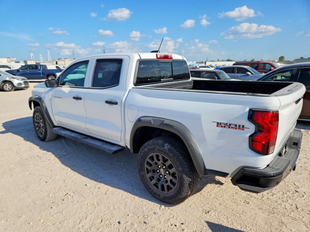 2026 CHEVROLET COLORADO TRAIL BOSS — снимка 2