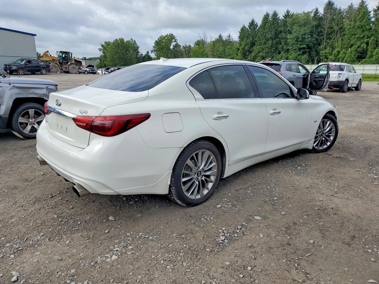 2018 INFINITI Q50 3.0T LUXE — снимка 3
