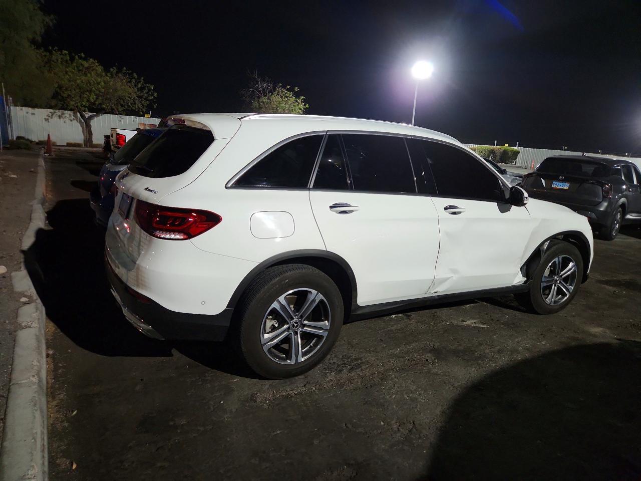 2021 MERCEDES-BENZ GLC 300 4MATIC — снимка 3
