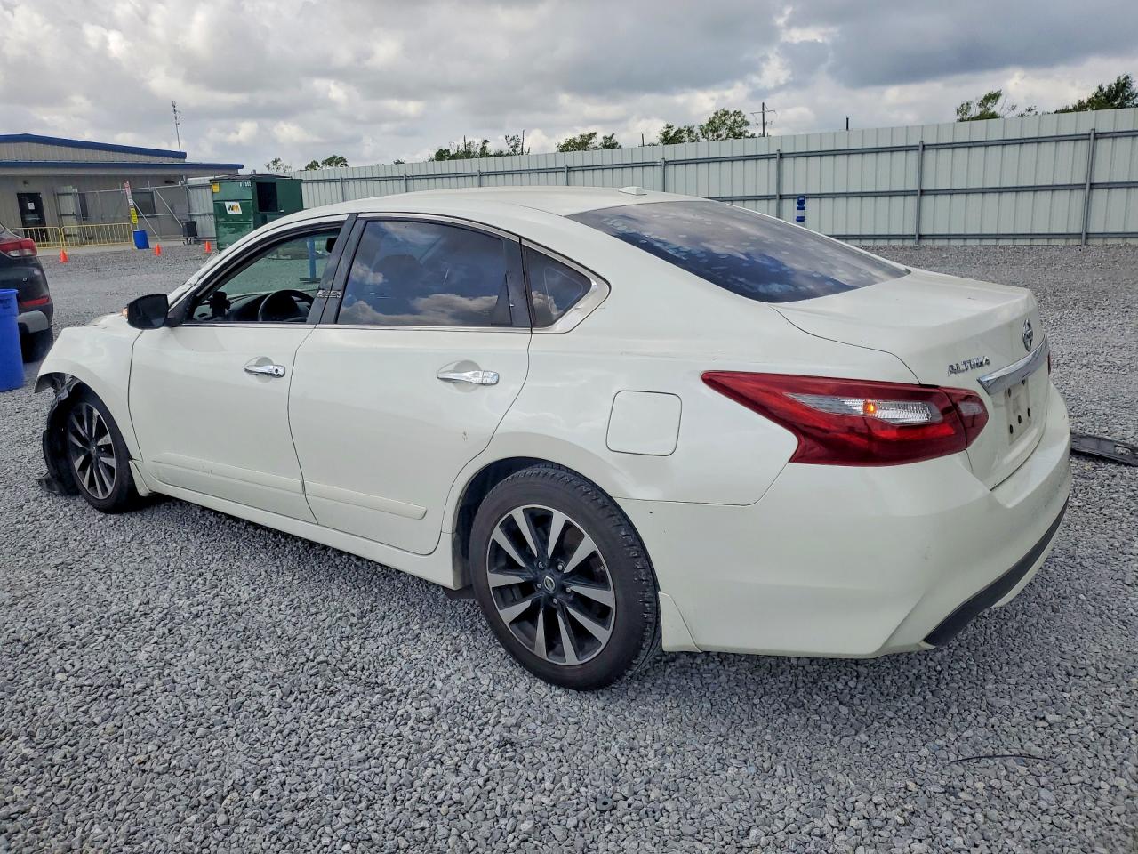 2018 NISSAN ALTIMA 2.5 SV — снимка 2