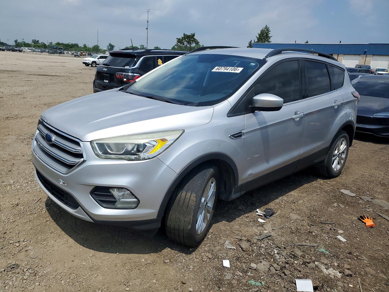 2017 FORD ESCAPE SE