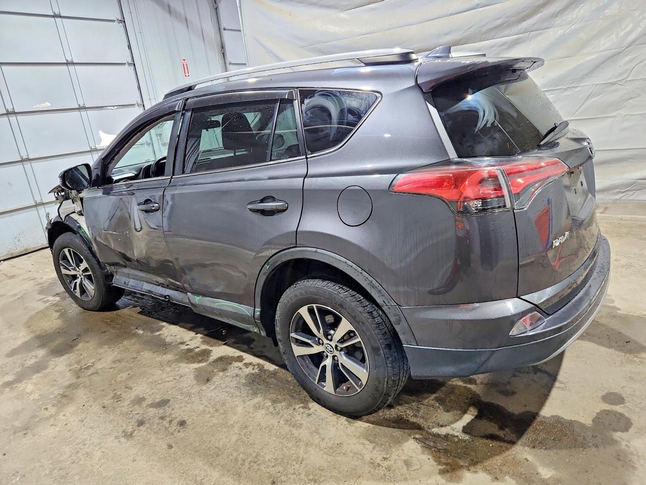 2018 TOYOTA RAV4 XLE — снимка 2