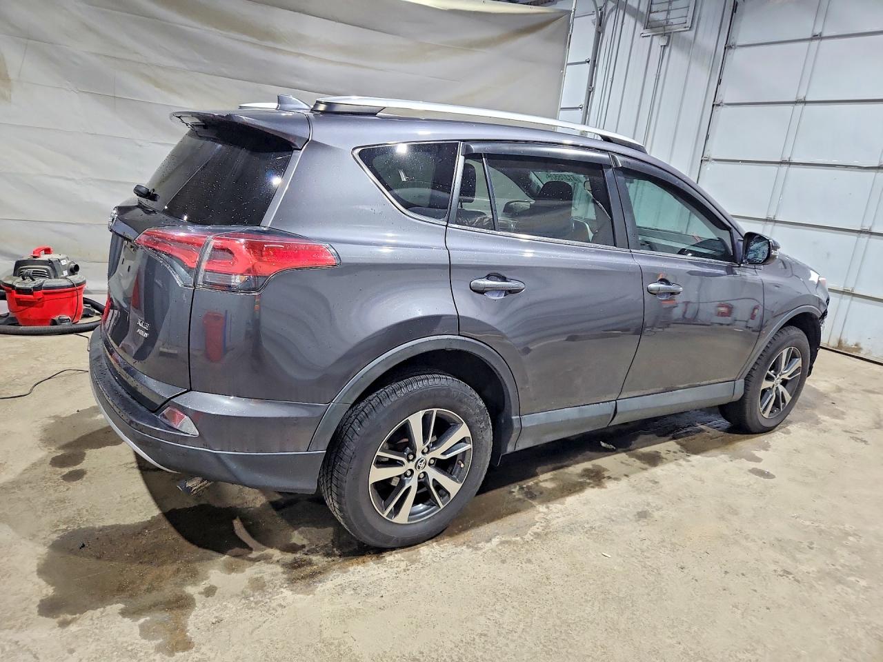 2018 TOYOTA RAV4 XLE — снимка 3