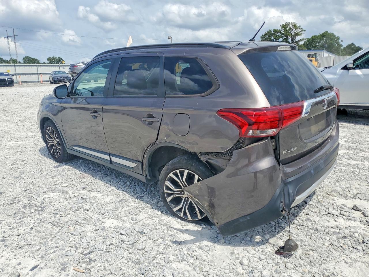2016 MITSUBISHI OUTLANDER SE — снимка 2