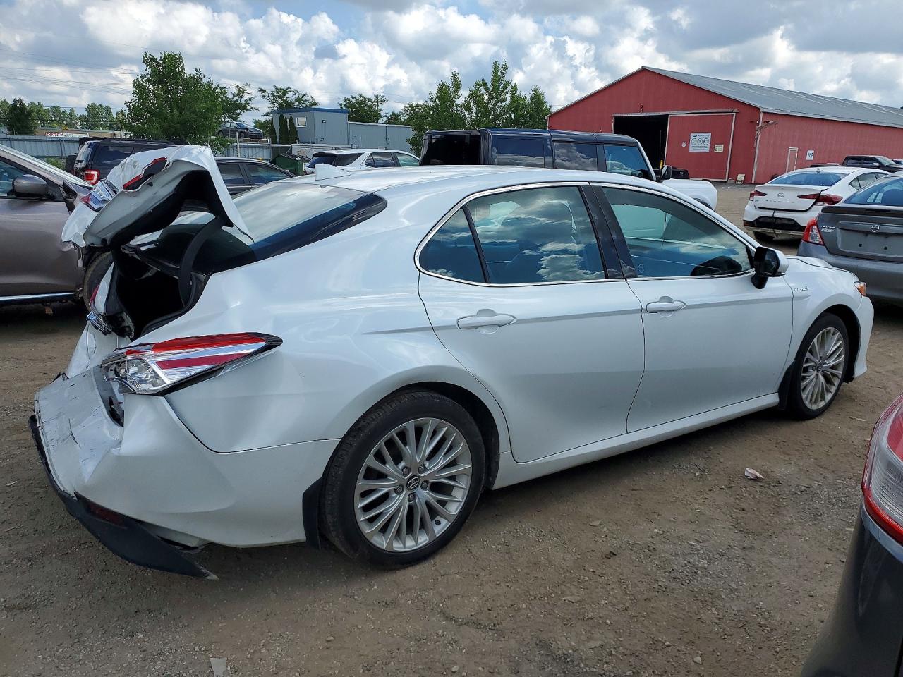 2018 TOYOTA CAMRY HYBRID SE — снимка 3