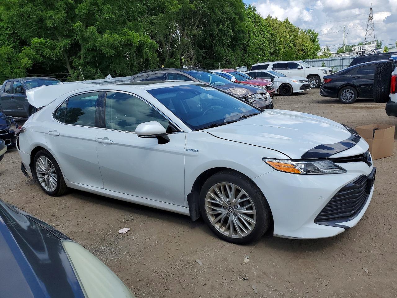2018 TOYOTA CAMRY HYBRID SE — снимка 4