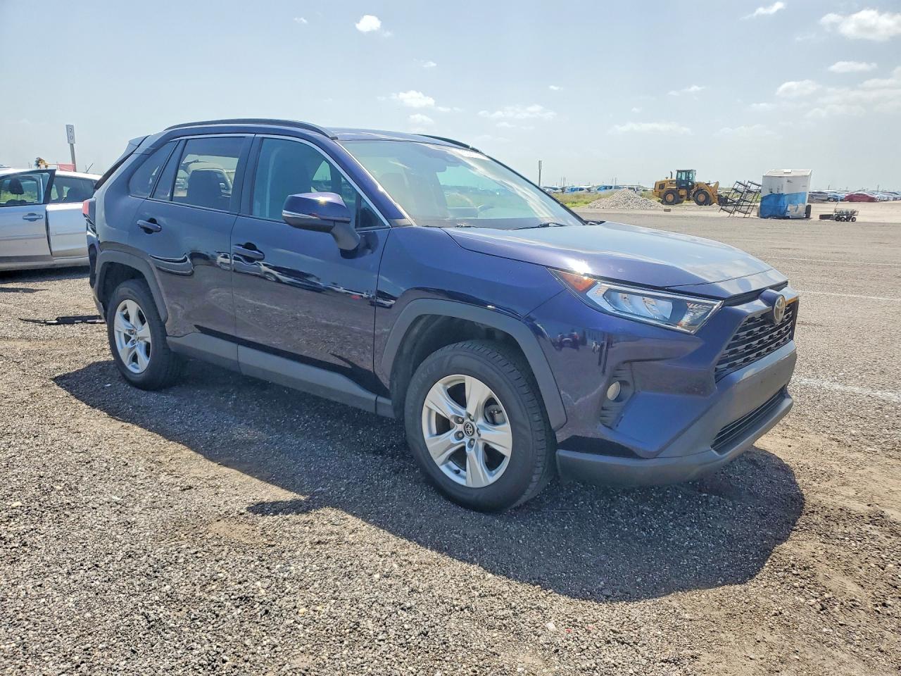 2021 TOYOTA RAV4 XLE — снимка 4