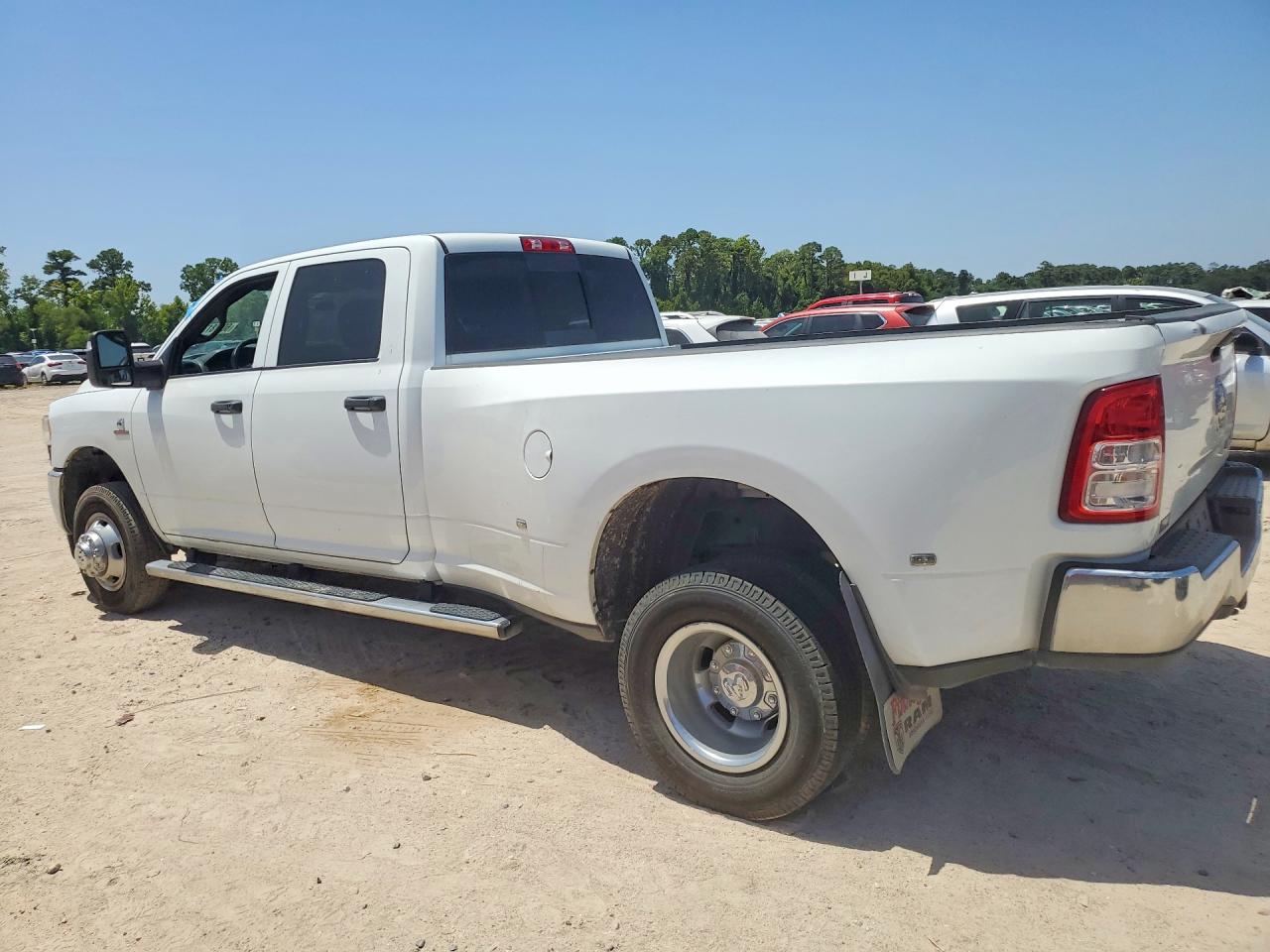 2024 RAM 3500 TRADESMAN — снимка 2