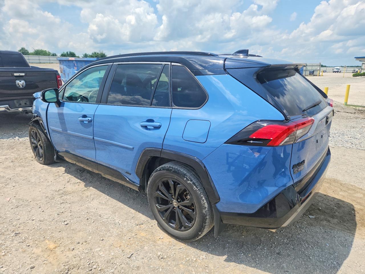 2024 TOYOTA RAV4 XSE — снимка 2