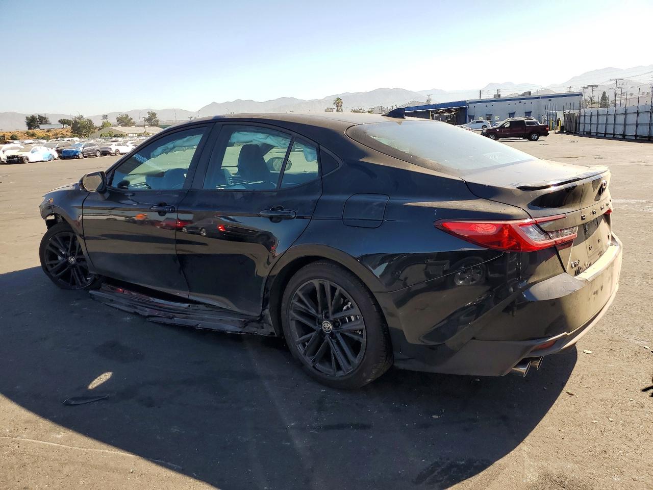 2026 TOYOTA CAMRY SE — снимка 2