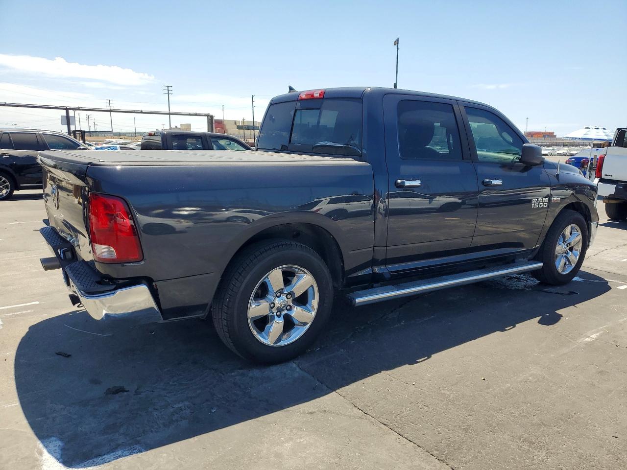 2015 RAM 1500 SLT — снимка 3