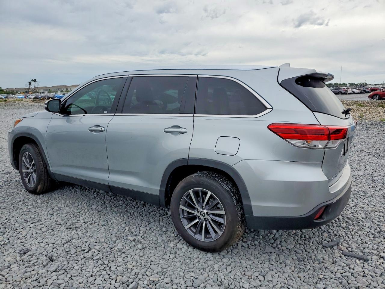2019 TOYOTA HIGHLANDER XLE — снимка 2