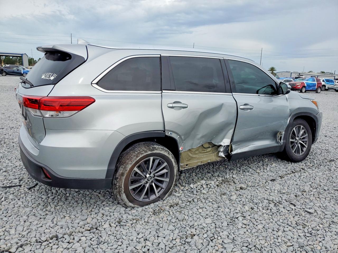2019 TOYOTA HIGHLANDER XLE — снимка 3