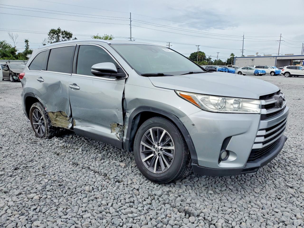 2019 TOYOTA HIGHLANDER XLE — снимка 4