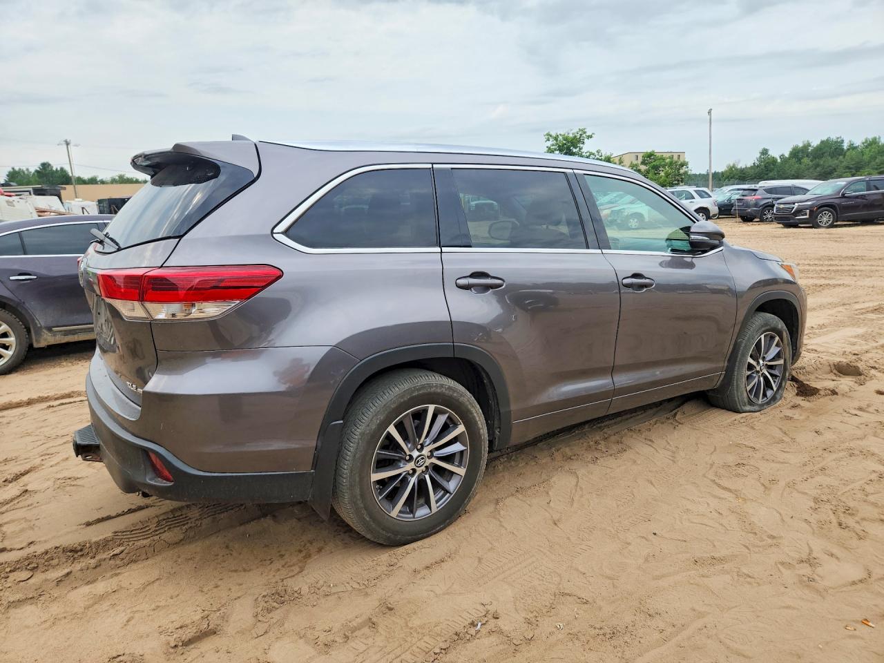 2018 TOYOTA HIGHLANDER XLE — снимка 3