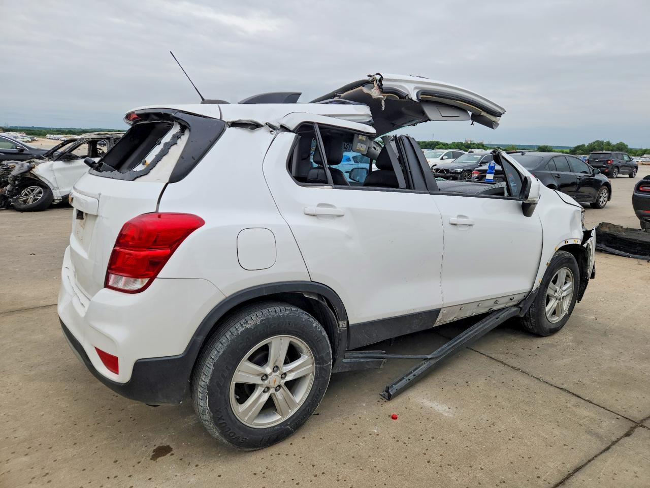 2021 CHEVROLET TRAX 1LT — снимка 3