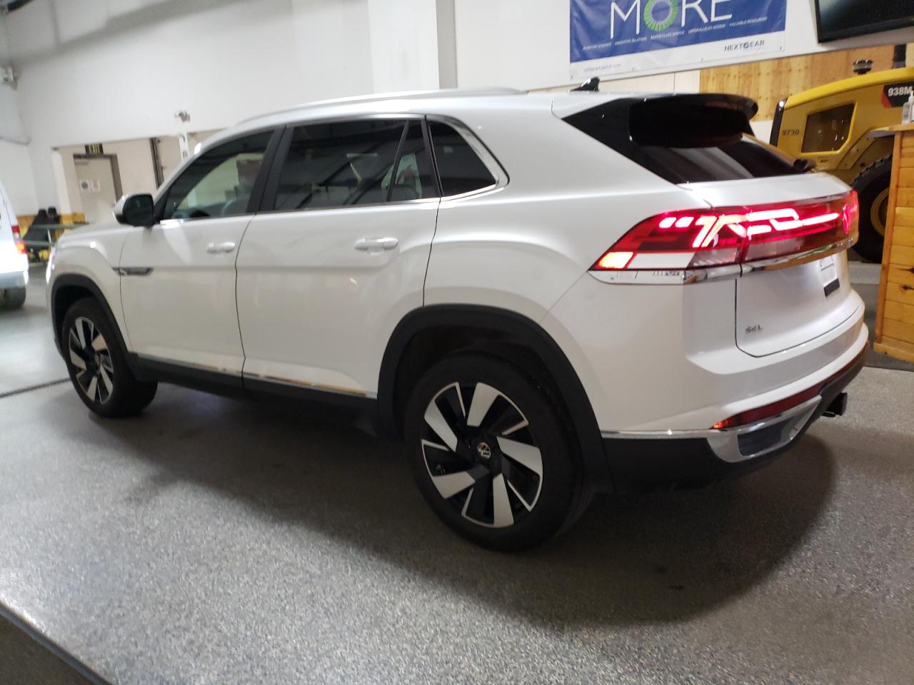 2024 VOLKSWAGEN ATLAS CROSS SPORT SEL — снимка 2