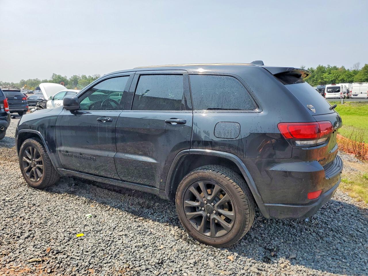 2022 JEEP GRAND CHEROKEE LAREDO E — снимка 2