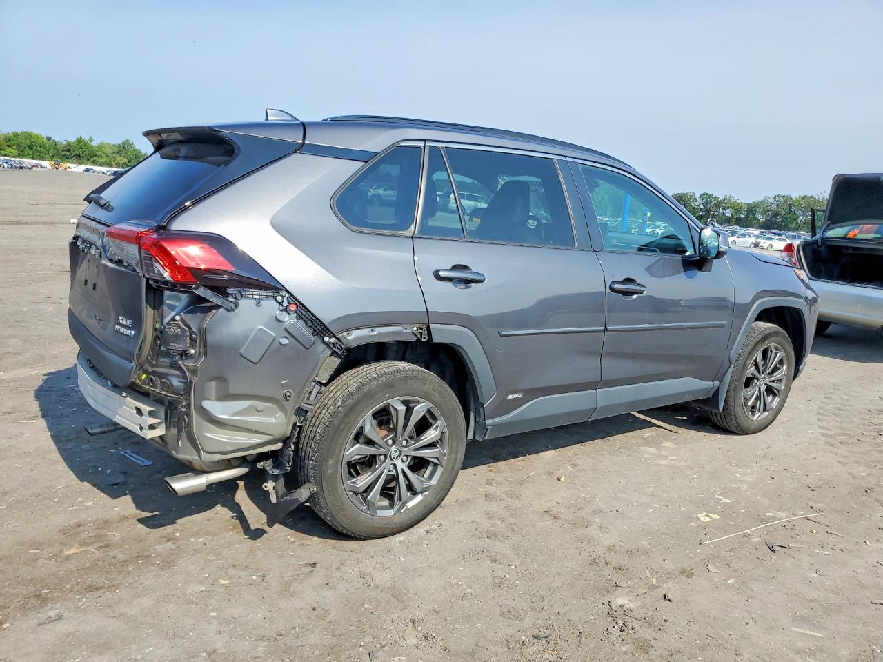 2024 TOYOTA RAV4 XLE PREMIUM — снимка 3