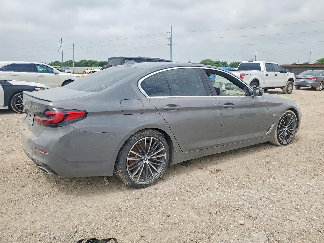 2022 BMW 530E — снимка 3